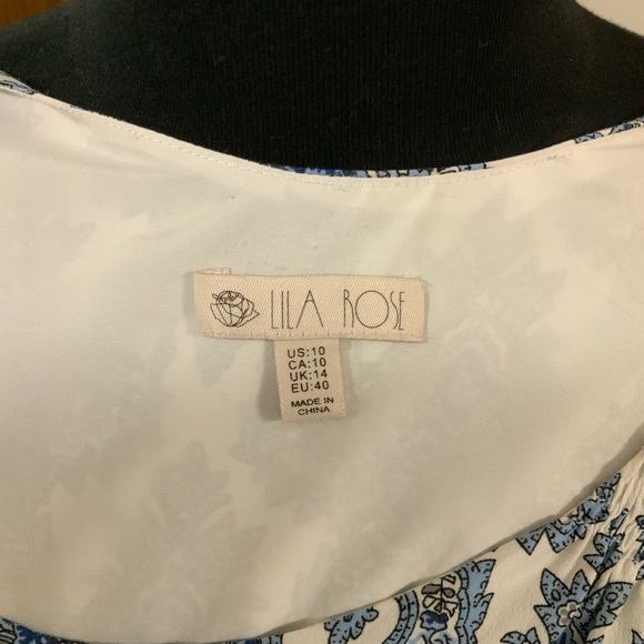 Blue & White Patterned Shift Dress - Picture 3 of 3